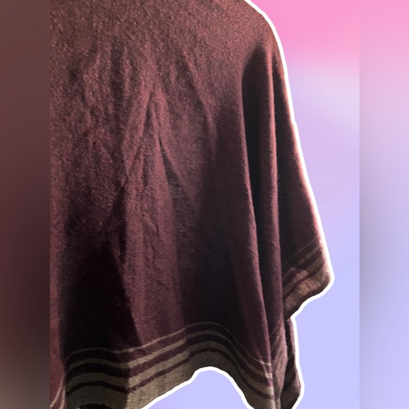 Wear 2 ways poncho/stole with fringe - Picture 5 of 7